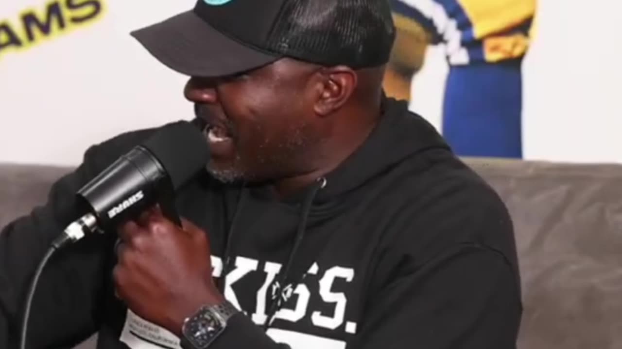 What the HELL is Richie P wearing? 😆