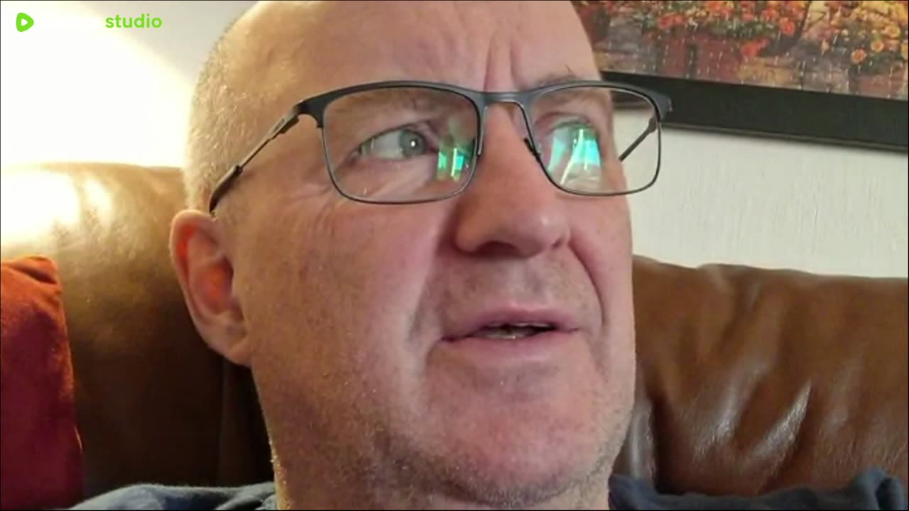 Skräpet bars till avskrädeshögen.