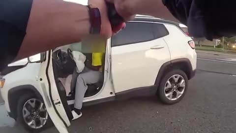 Narrative: Cop kiIIs unarmed black man Bodycam footage: