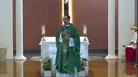 Relembrando: Padre faz alerta aos fiéis sobre os perigos da Esquerda.