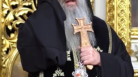 Ereticu Ecumenist Teofan Savu Hulitor,Schismatic,Apostat,Antihrist,Batjocoritor al Semnului Sv.Cruci