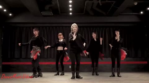 The Traveling Wilburys. Heading For The Light