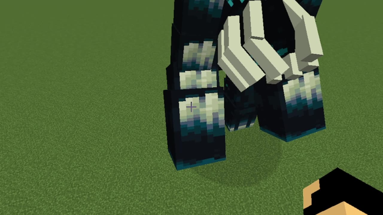 Mutant Warden VS Mutant Strider #minecraft #shortsfeed #shorts #mobbattle #minecraftshorts