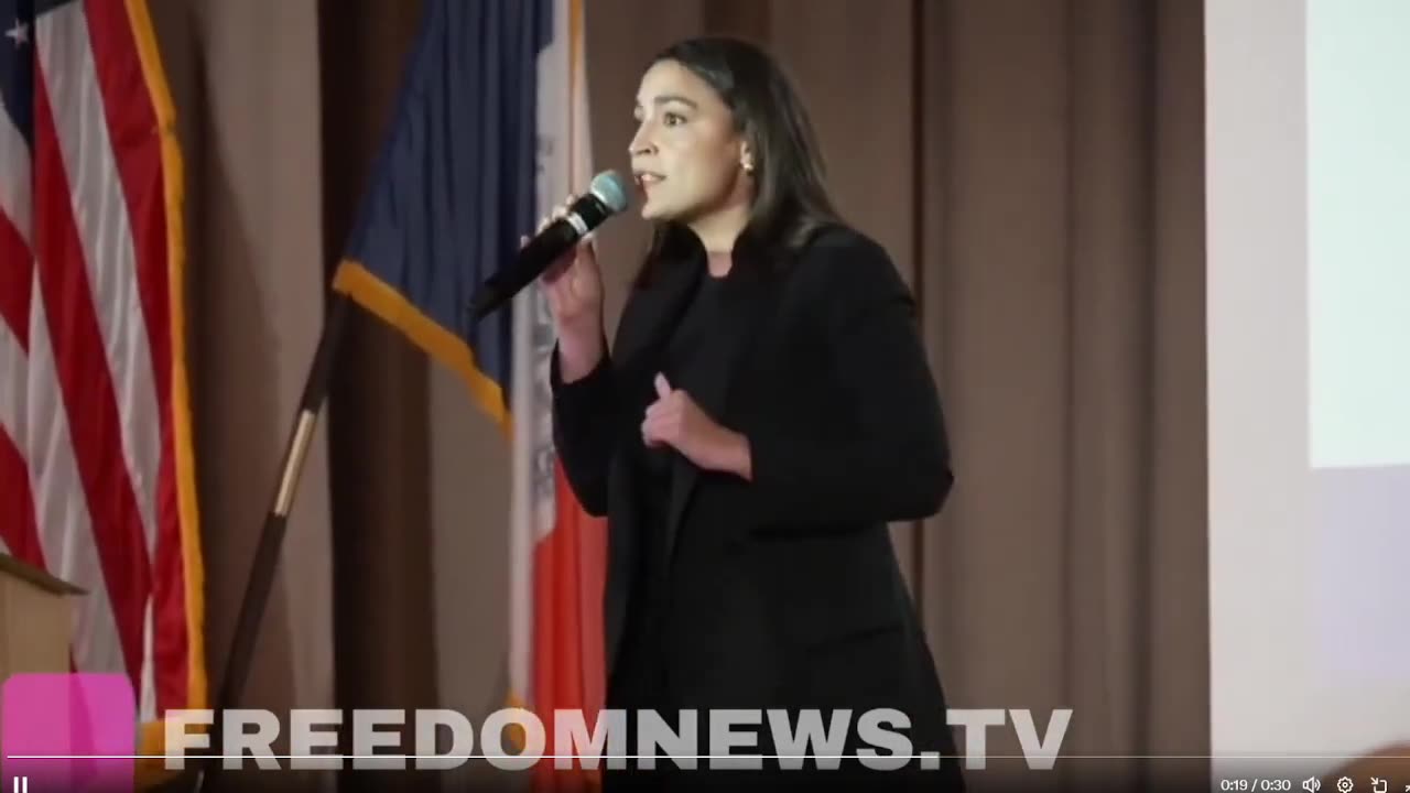 🚨AOC, người đã dạy người nhập cư bất hợp pháp cách trốn tránh ICE.