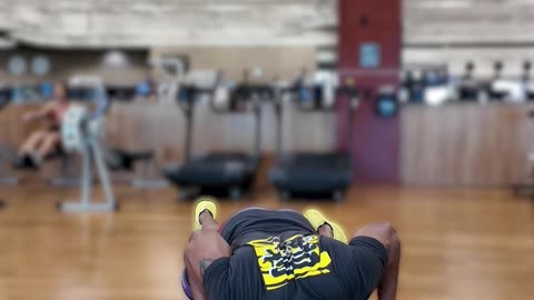 FIT TIP: TRIPLE BALL PUSH UP