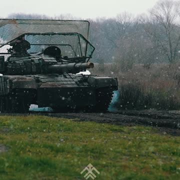 Epic Footage of a Ukrainian T80 Tank