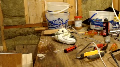 Billy bass fed 120 volts ( video sucks )