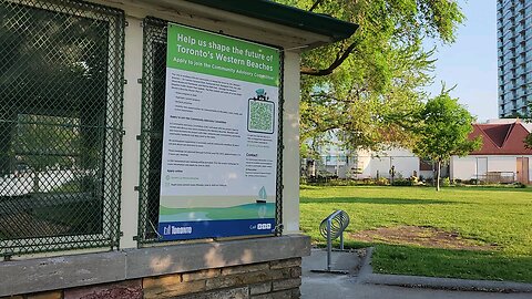 Toronto: Yeah, the public washrooms are open!!