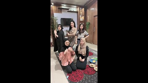 What are you guys looking at? 😁