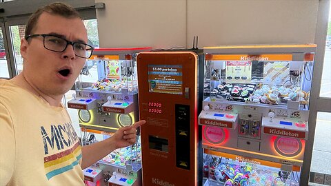 So Many Tiny Claw Machines!