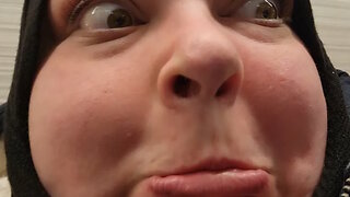 FOODIE BEAUTY IS THE LONELIEST GORL!1