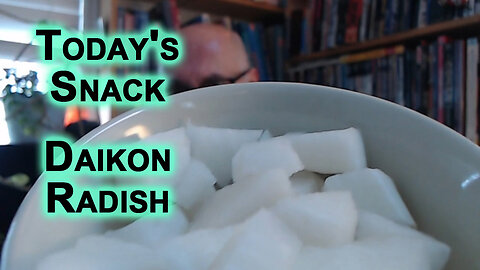 Today's Snack: Raspberry Leaf Tea & Daikon Radish [Food & Drink ASMR]