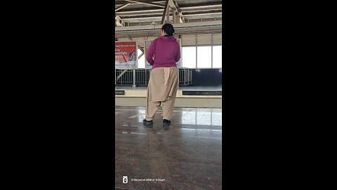 Pani pilakar ladkiyan is gaon mein karti hai sadiyan //pan khila ke