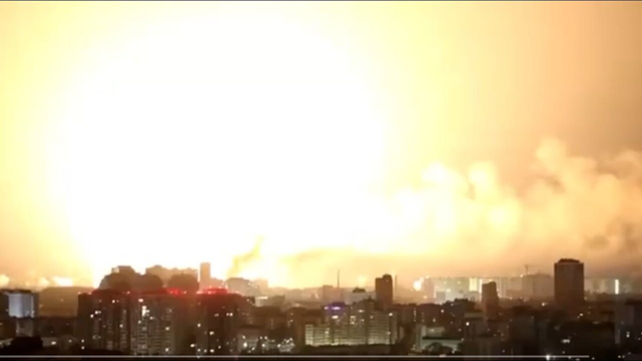 Powerful Barrage of Missile Strikes on Kiev