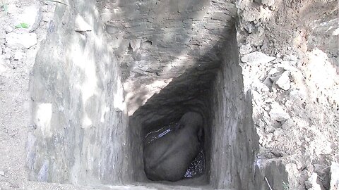 Heart-Stopping Rescue: Massive Elephant Stuck in a Well Just His Size
