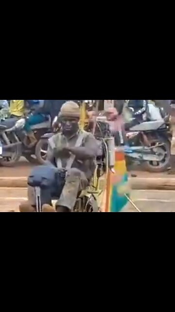 HE IS THE BEST OF THE BEST IN ALL OF APEFRIKA! NO DOUBT!!! - ACE PILOT WITH HIS BUILD! 😂