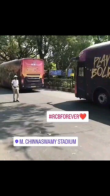 Virat Kohli and Rcb are on the way to Unbox event 🔥🔥 We will show RCB Event live to you FOR
