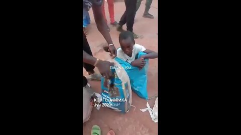 😡😡 CHILDREN FOUND IN SACKS FOR SALE IN CONGO! (Sorry no subtitles but it's obvious)