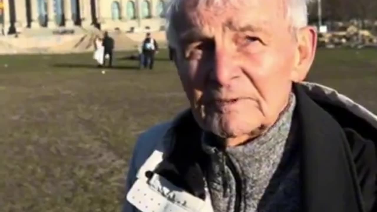 auffällige Parallelen zwischen Friedrich Merz und dem „kleinen Österreicher.“