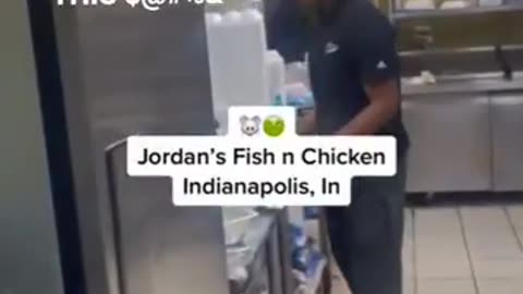 Customer discovers food safety violations in migrant restaurant