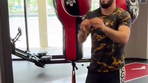 New Islam Makhachev training footage just dropped 👀💪
