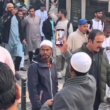 In historical center of Lisbon there are only Muslims from Pakistan and Bangladesh.