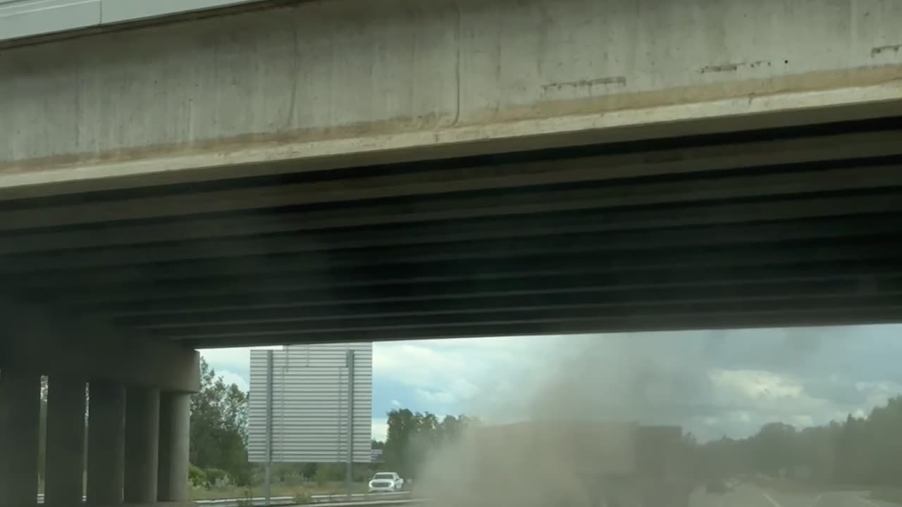 Trucker Saves Trailer's Wiggling Tail End