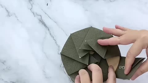 🎁 Circular Gift Wrapping Made Easy | Wrap a Round Gift Box Like a Pro!