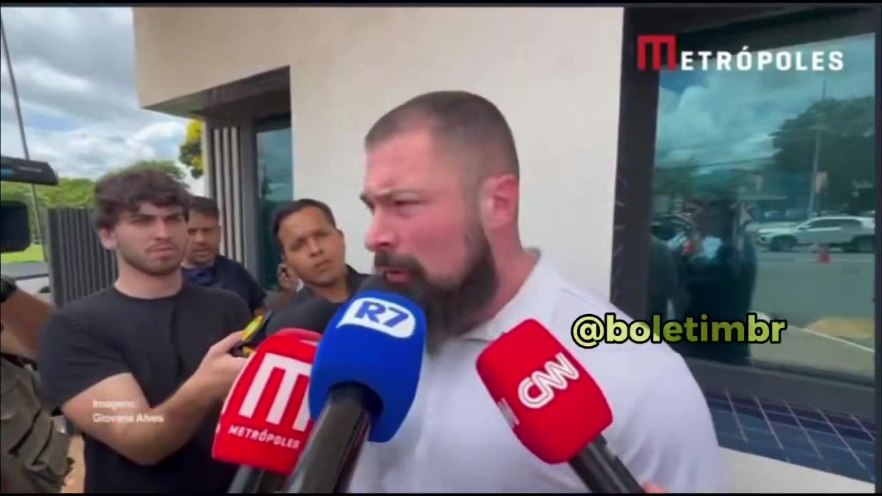 Bilynskyj diz que Bolsonaro vive “regime de solitária”. Deputado afirma que o ex-presidente permanece 22 horas por dia isolado.