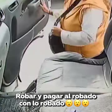 Una mujer roba al conductor y le paga con ese mismo dinero