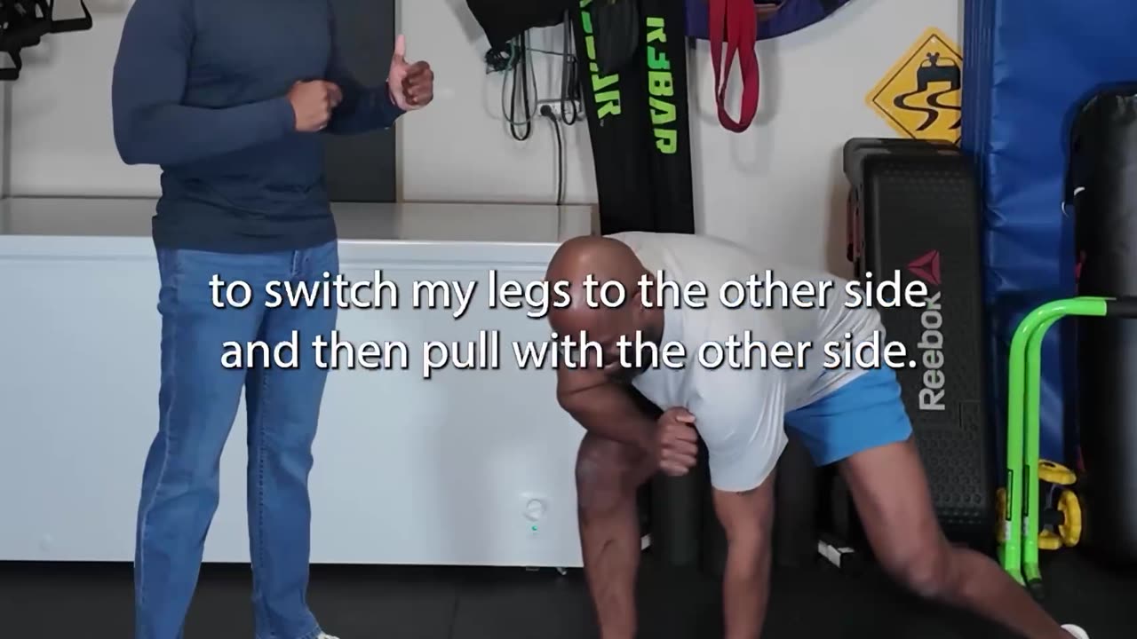 ALTERNATING STANDING LAT PULL