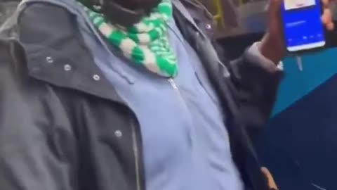 Man stabbed in newyork by african