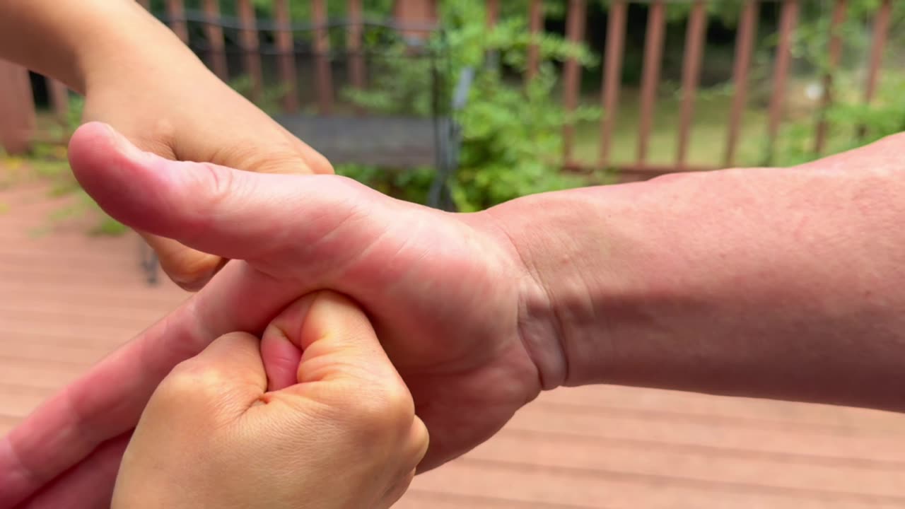 Deep Hand Massage for Overworked Hands | Raynor Massage