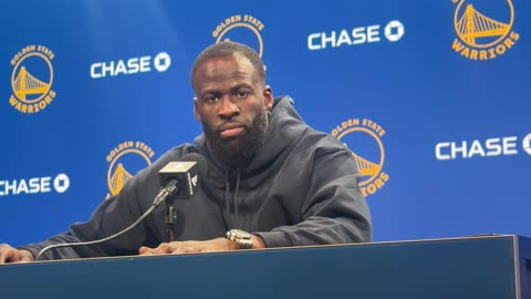 Draymond Green leaves the bench after an argument with Steve Kerr