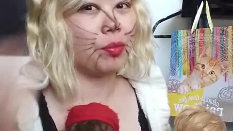 4:01 kitty 😸🐈