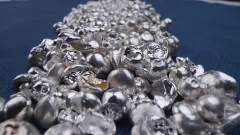 Michael Oliver: Once This Line Breaks, Silver Will Do the Unthinkable