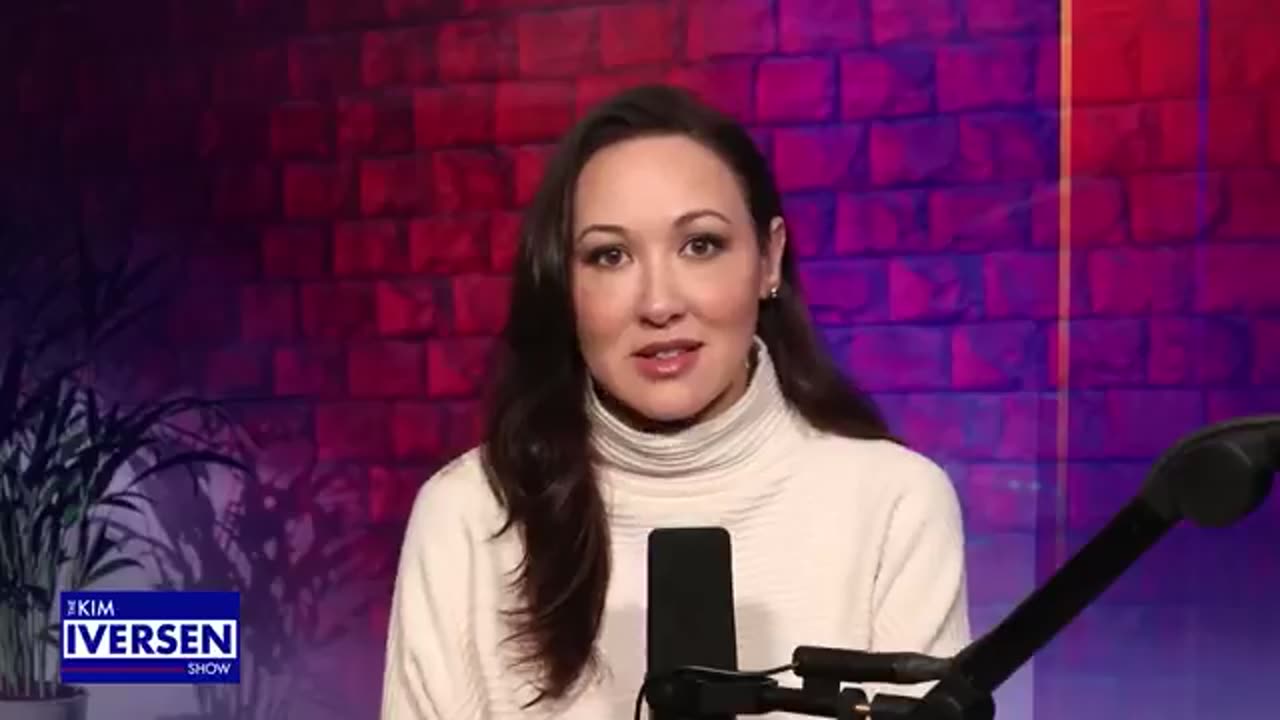 Ian Carroll was featured on @joerogan and referenced @_whitneywebb 's work
