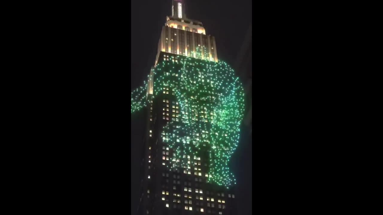 King Kong climbing