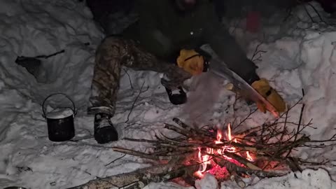 -18°F-28°C Surviving the Polar Vortex Overnight in a Snow Shelter_part4