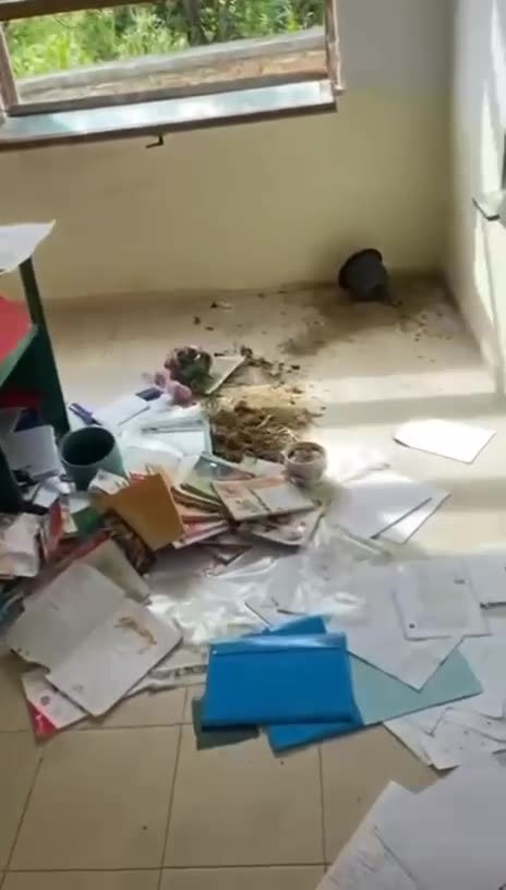 Shkatërrohet shkolla e fshatit, policia bën me faj dy të mitur