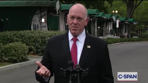 Tom Homan Speaks to Reporters