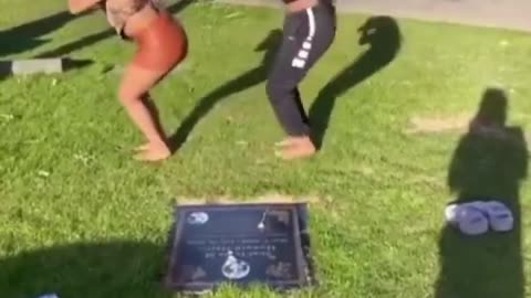Nicki Minaj fans found Meg the Stalions moms grave..