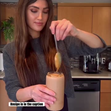 Indulge in this healthier liquid “snickers” bar. 🍫☺