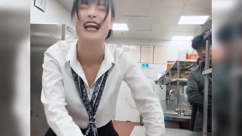 Too funny - Girl gives mouth-to-mouth respiration to turtle - Hot tiktok