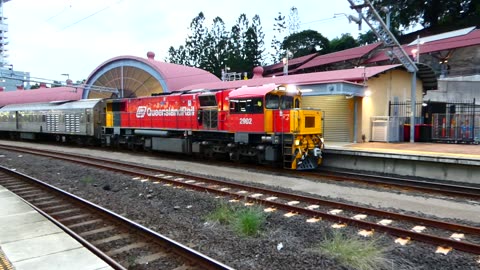 Overnight train leaving Roma Street Station and heading North