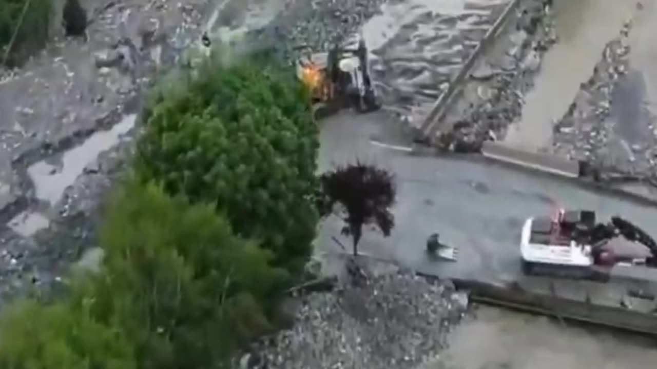 DLOUHO OČEKÁVANÝ DÉŠŤ SE ZMĚNIL V KATASTROFU - ITÁLIE 1.7.2025