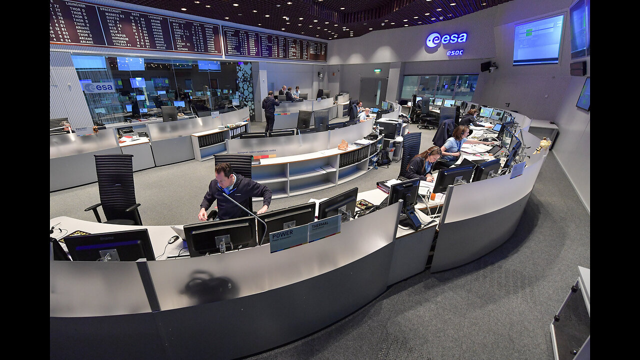 LIVE FROM STUDIO 6B STREAMING 9/5/2025