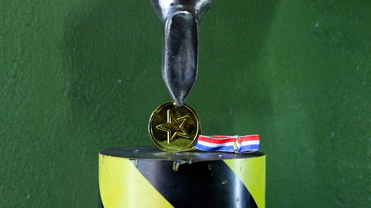 Hydraulic Press Crushing