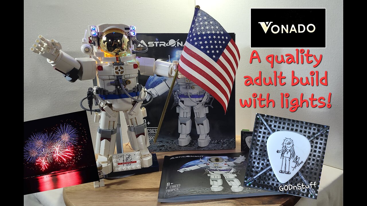 Astronaut building kit with lights
