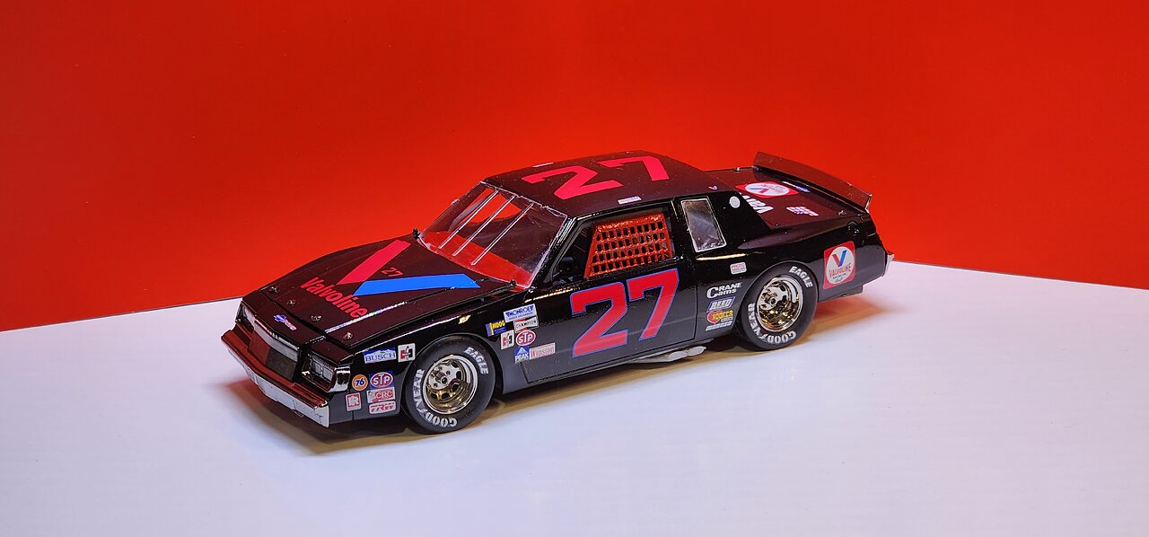 1982 Buick Regal (1/24 Scale Model Kit)